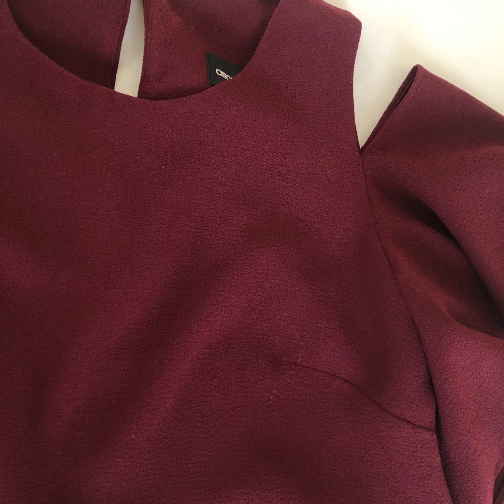 ASOS cold shoulder top - Picture 2 of 4